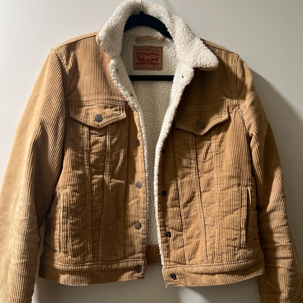 Beautiful Levi’s denim jacket. Selling because I worn it only couple of times.
